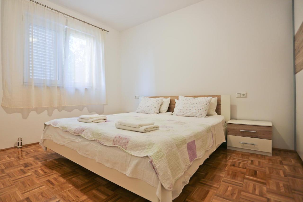 Apartman Dani Zara Esterno foto