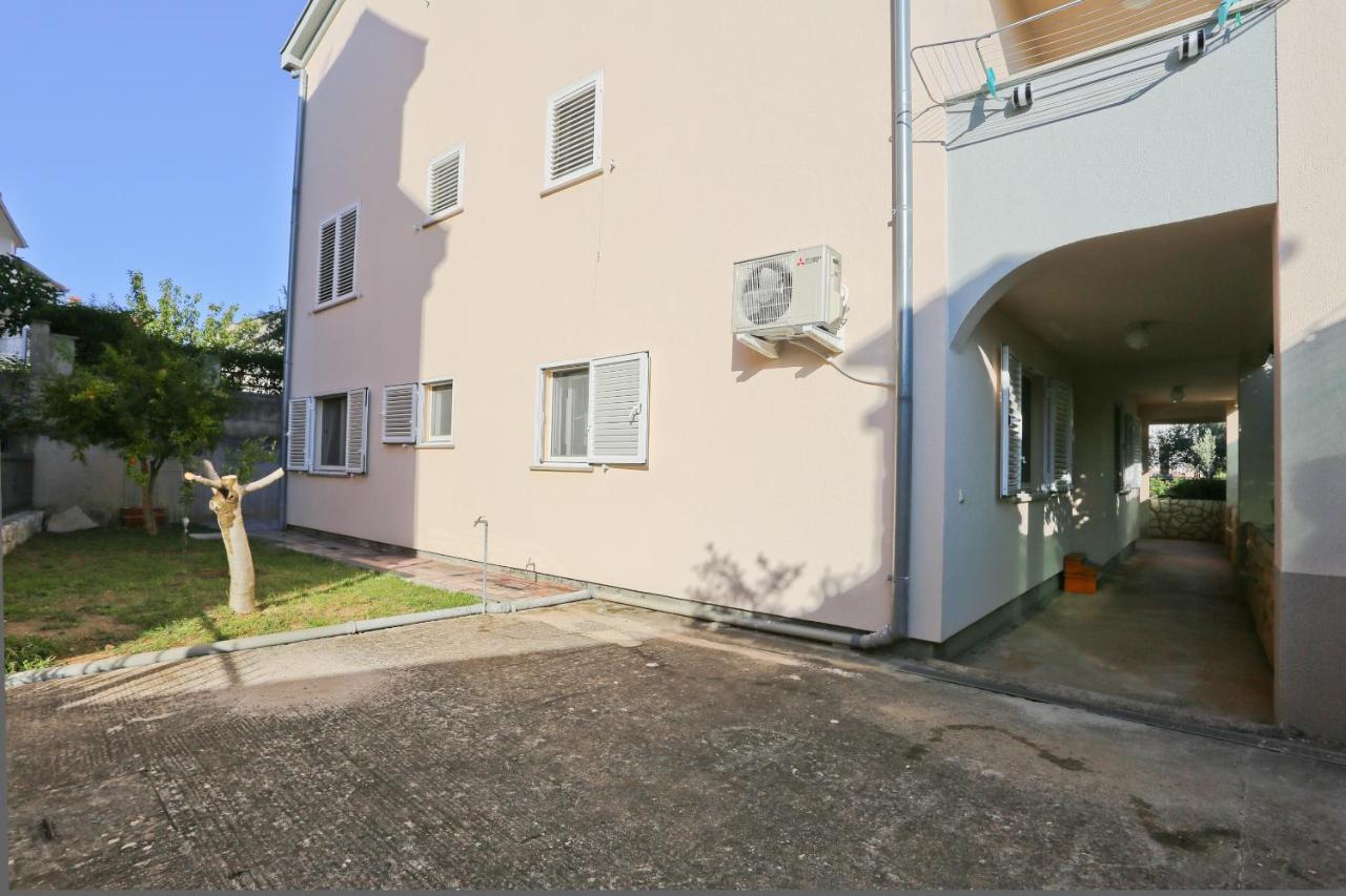 Apartman Dani Zara Esterno foto