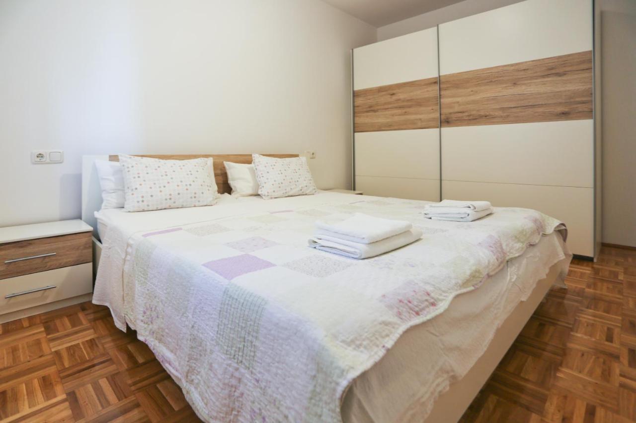 Apartman Dani Zara Esterno foto